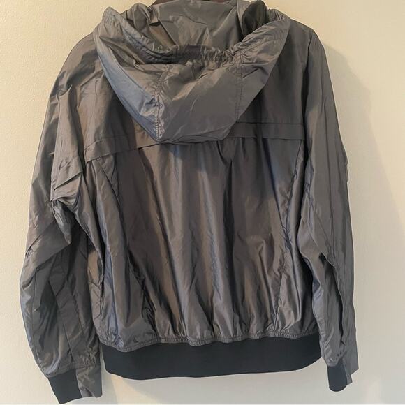 NIKE Women’s Woven T2 Jacket in Deep Pewter and Black Size Large - Picture 9 of 10